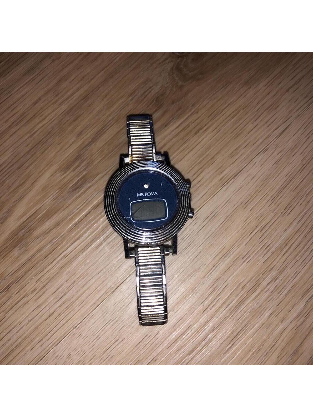 VINTAGE 1970s MICROMA DIAMOND DIGITAL LCD WATCH SILVER BLUE ROUND RARE